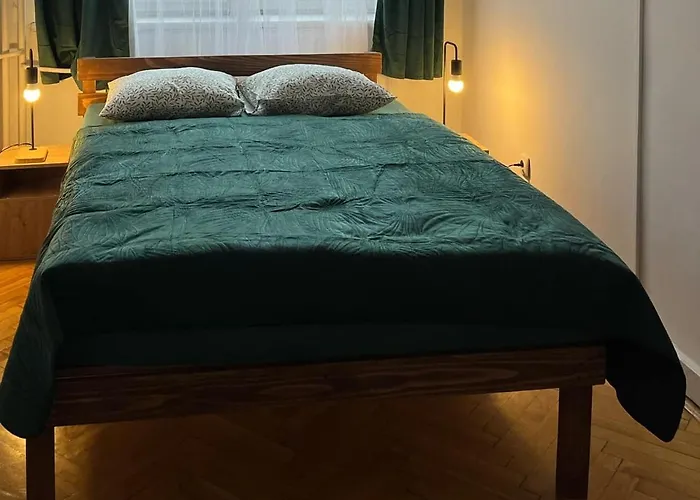 Tom Private Room